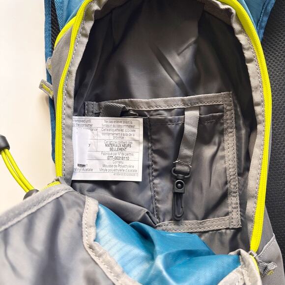 Coleman Revel Hydration Pack 8L Blue Yellow Gray BRAND NEW Water Bladder Sealed - Picture 10 of 13